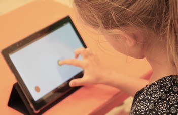 Pre-schoolers using tablet or mobile can't see the forest for the trees